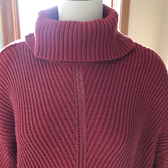 Cupcakes And Cashmere Randy Turtleneck Sweater - Picture 5 of 7